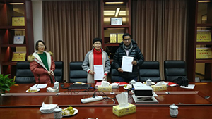 國(guó)際客戶(hù)來(lái)公司考察并簽下合作協(xié)議